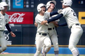 【高校野球】昨夏甲子園準Ｖの日大三、９回２死から高道海心が衝撃の逆転３ラン　人生初本塁打に「入っちゃった」