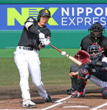 「【ソフトバンク】柳田悠岐が首痛で侍ジャパンとの壮行試合を欠場へ　２２日は２出塁した後に途中交代」の画像1