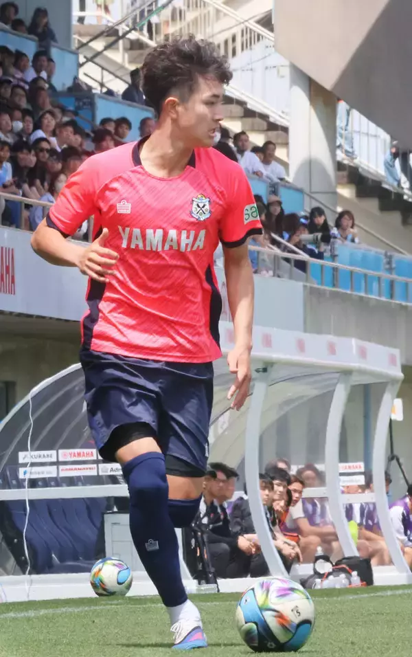 【Ｊ２磐田】Ｊ１清水とのトレーニングマッチで１８歳の石塚蓮歩がＦＷでアピール「自分で仕掛ける場面をつくることができた」