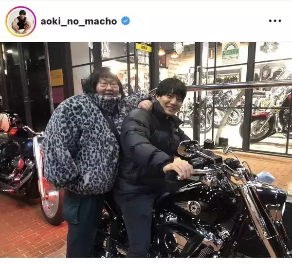 「バイクもマッチョですねぇ！」青木マッチョ、愛車のハーレー披露で超話題「うわ～お似合い～」「カッコいい」「後ろ乗せて」