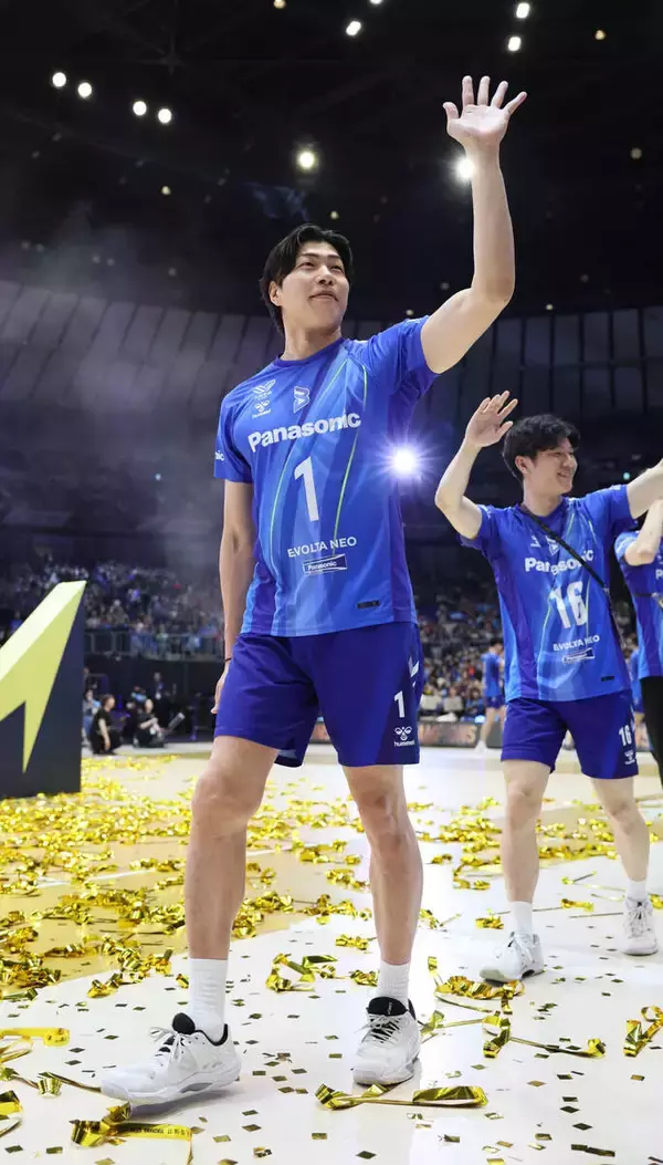 【バレー】現役引退の３９歳・清水邦広「優勝できて本当に…」人生初の胴上げ　１万２１８９人の見送りに感謝感激