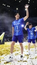 【バレー】現役引退の３９歳・清水邦広「優勝できて本当に…」人生初の胴上げ　１万２１８９人の見送りに感謝感激