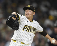 パドレス・松井裕樹　ドジャース戦でリリーフ成功、絶体絶命ピンチも無失点でしのぐ…マチャドが“トリックプレー”も披露