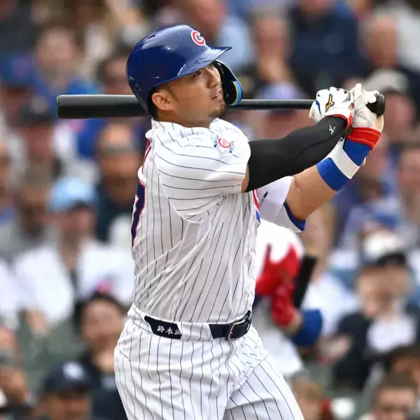 鈴木誠也　４試合ぶりマルチ安打で２０試合連続出塁　チーム４安打中２安打放つも８回は痛恨の見逃し三振