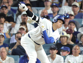 ドジャース競り負け１勝１敗　大谷翔平は２戦連続安打も自己ワースト９４打席ノーアーチ　佐々木朗希は最速１６４・３キロで２回０封…第３戦は山本由伸ＶＳセール