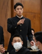 【ドラフト】米球界挑戦表明の織田翔希、会見場に現れる　報道陣約６０人が殺到、ＴＶカメラ１１台