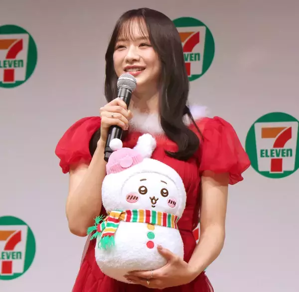 森香澄、サンタ風ドレス　大手コンビニに売り込み「私もコラボしたい」
