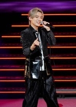 辰巳ゆうと、デビュー９年目迎え地元・大阪でコンサート　円広志も駆けつけハグ