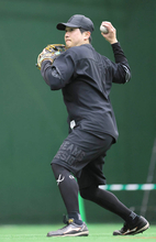 【巨人】泉口友汰が自主トレ公開「危機感を持ってさらにレベルアップ」