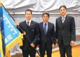 「【高校野球】花咲徳栄にセンバツ旗授与　岩井監督は上位進出に意欲「勢いに乗った時はすごい」」の画像1