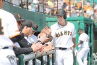 【巨人】新１、２番コンビが躍動！１番の浦田が４戦連続安打、２番・松本剛は実戦初ヒット＆二塁打