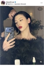 三吉彩花、最新ショットを大量公開「最近の私はこんな感じです」サングラス×大胆お腹見せコーデがカッコイイ！