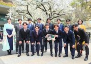 箱根駅伝優勝の青学大・黒田朝日らが亡きチームメート皆渡星七さんと「一緒に卒業」