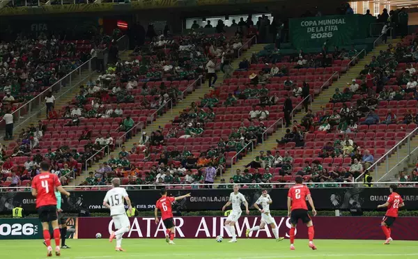 【Ｗ杯】高額チケットの影響？ほぼ満員のはずが…初日から空席エリア出現　ＦＩＦＡは“座らない客たち”の存在指摘