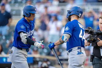 大谷翔平、試合後は赤い左膝　万全でなくても１７号先頭打者弾＆異例の申告敬遠　ドジャース両リーグ最速５０号