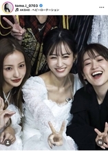 板野友美、“大尊敬の２人”前田敦子と大島優子の魅力を熱弁＆アイドル全開のオフショットを多数公開！