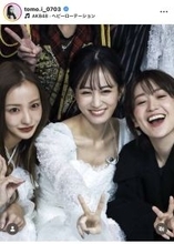 板野友美、“大尊敬の２人”前田敦子と大島優子の魅力を熱弁＆アイドル全開のオフショットを多数公開！