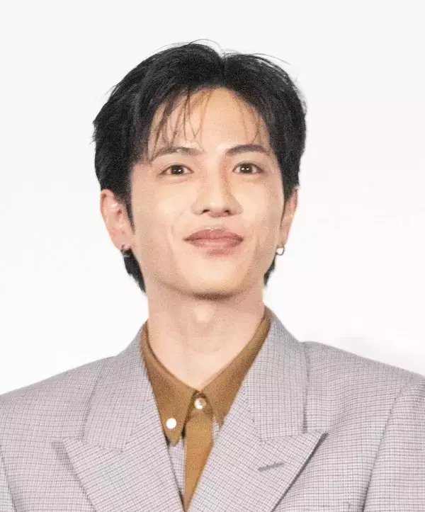 志尊淳、７年ぶり写真集「ｆｉｎａｌ」が初の１位　ＴＯＰ５にも２作…「オリコン週間ＢＯＯＫランキング」