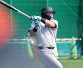 【巨人】育成５位・知念大成が右越え二塁打でパンチ力アピール！石川達也から…ライブＢＰ