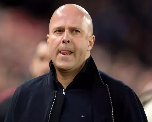 遠藤航、今季中の復帰の可能性「間違いなくある」　リバプールのスロット監督が言及