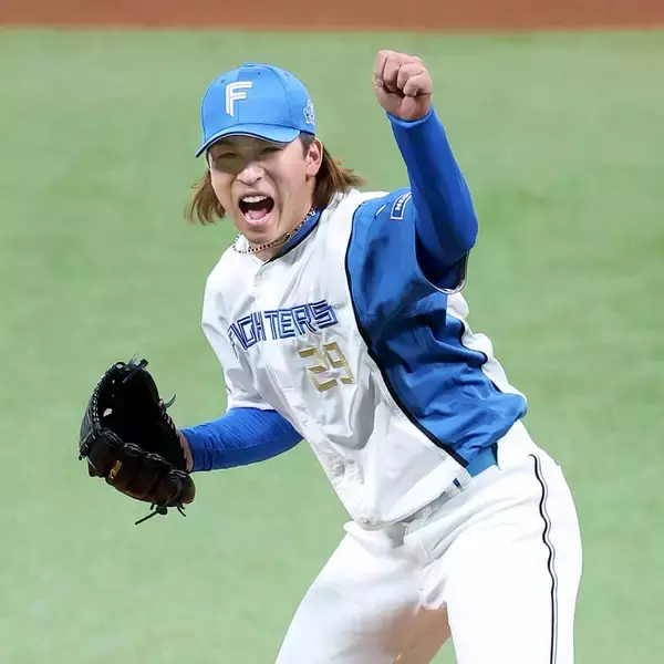 「日本ハム・細野晴希は研究熱心イケメン左腕　ＯＰ戦で憧れ巨人・杉内コーチを直接取材」の画像