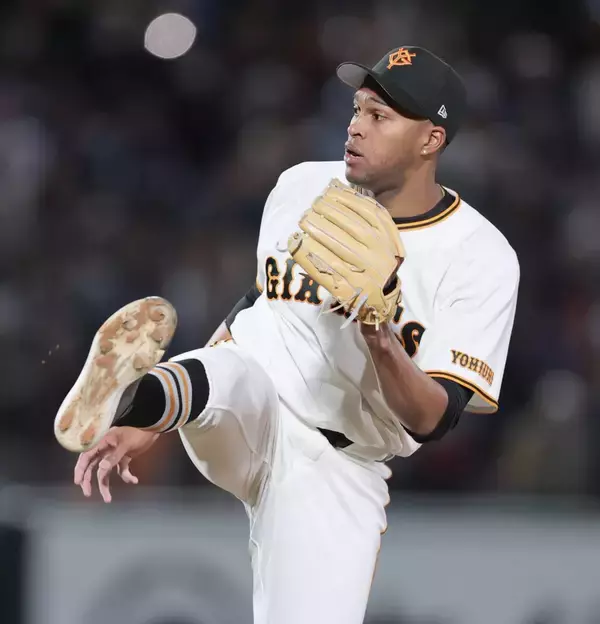 【巨人】ライデル・マルティネスがリベンジセーブ！小林誠司と今季初バッテリー　前回ヤクルト戦では救援失敗