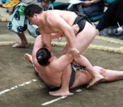 幕下付け出しデビューの大森　無傷４連勝で勝ち越し「しんどかったけど楽しかった」…昨年全日本選手権準Ｖ