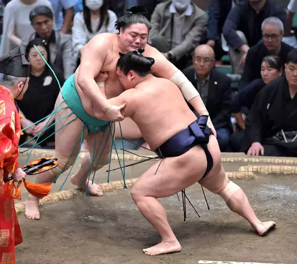 若隆景が６勝目　一山本に勝って１敗守る