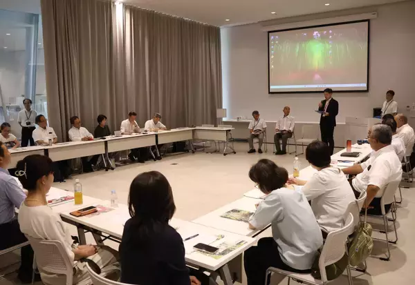 葛飾北斎を学習教材に！開館１０周年「すみだ北斎美術館」で東京・墨田区全２５校の校長が異例の集結！「郷土の偉人を知って子どもたちにまちの誇りを！」