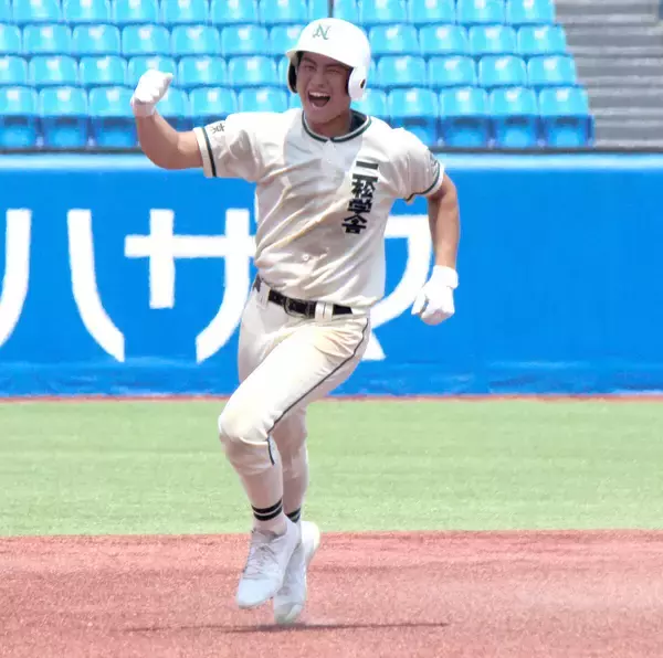 【高校野球】二松学舎大付が４強入り　佐南健生が８回に勝ち越しソロ　明大中野の１４５キロ右腕・関飛鷹は一発に泣く…東東京
