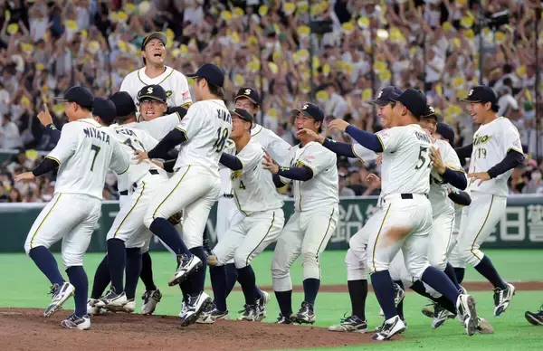 【都市対抗野球】 西濃運輸が２０１４年以来２度目のＶ １２年前の胴上げ投手・佐伯尚治監督が頂点に導く