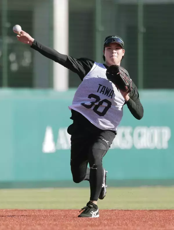 巨人ドラ２・田和廉、多くの報道陣やファンにも動じずマイペース「早慶戦で３６０度、人で埋まる球場でやっていたので」