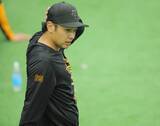「巨人の石川達也、法大とＤｅＮＡ時代の先輩へ惜別の思い「僕も一歩でも近づければ」」の画像1