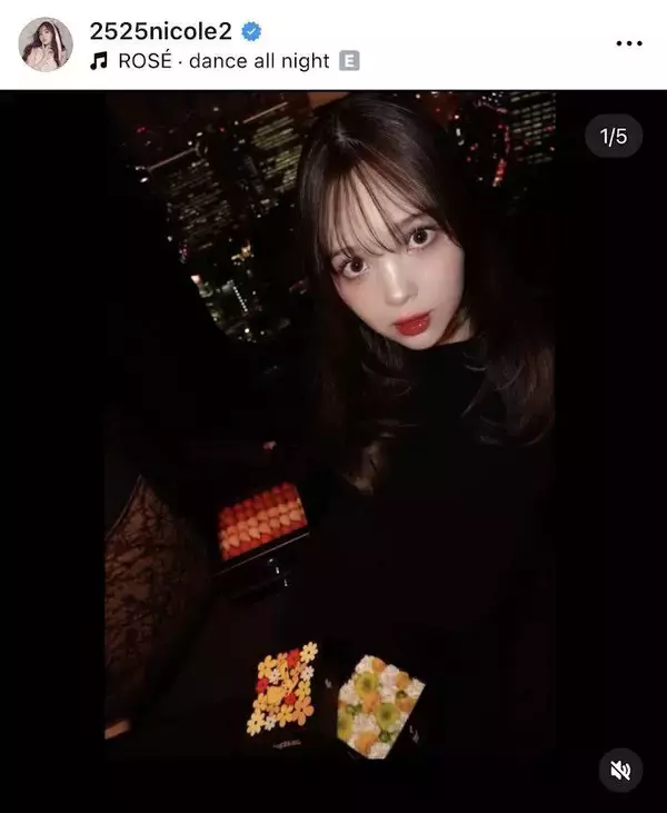 第１子妊娠中の藤田ニコル、２８歳の誕生日をお腹の赤ちゃんとお祝い！黒ドレス姿が「素敵すぎる～！」「大人っぽい」