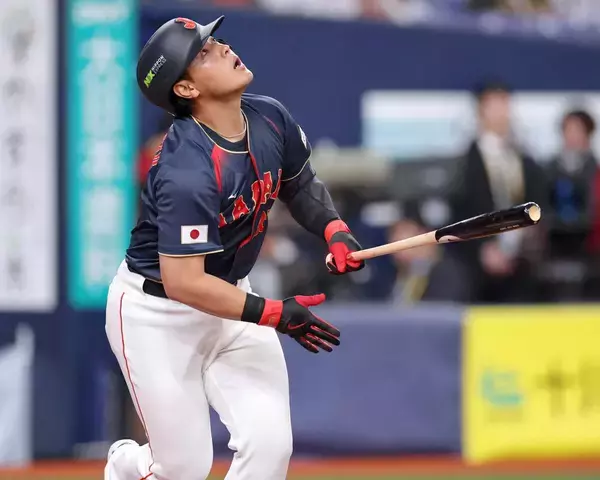 侍・岡本和真、お茶たてポーズに「僕もセレブレーションいっぱいできるように、打ちたい」侍ジャパン合流後初実戦でフル出場