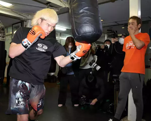 「【ボクシング】那須川天心、新必殺技「１０センチの爆弾」で元２階級制覇王者エストラダを「ＫＯしたい」…４・１１ＷＢＣ挑戦者決定戦」の画像