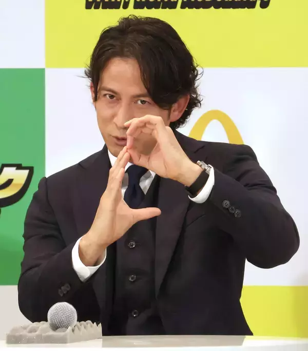 岡田准一　サッカーＷ杯に挑む日本代表の注目点は「ボールを持ってない人の動き」中澤佑二氏をリスペクト