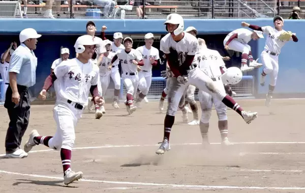 【高校野球】常総学院２年生佐藤、大会２週間前に肉離れ…「お前は焦らずに」先輩の言葉に支えられた涙のサヨナラ打