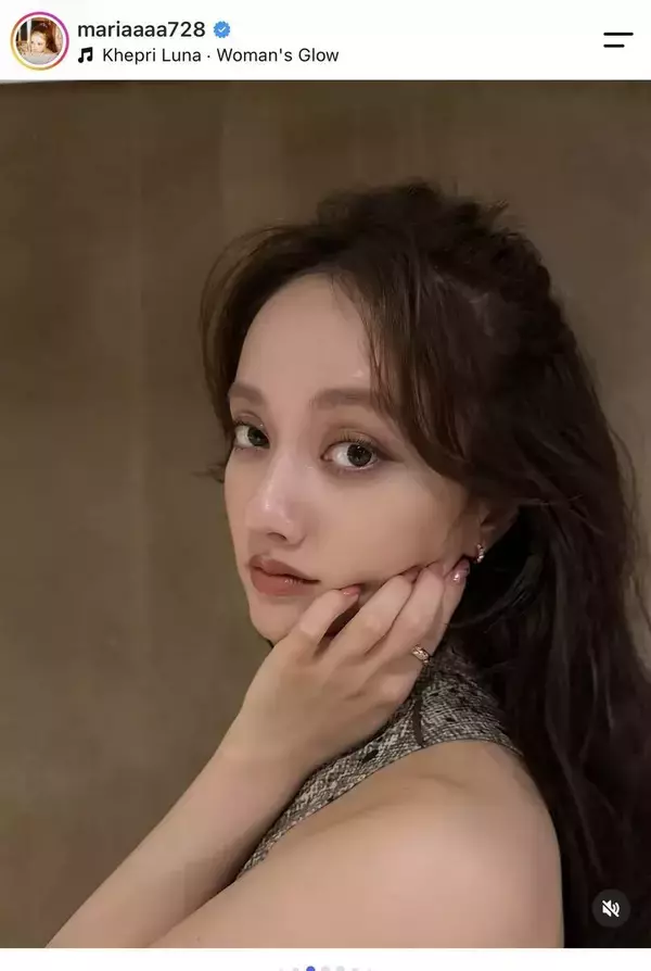 谷まりあ、美背中ショットを公開　布面積の少ない衣装が「セクシーすぎる」「ざっくりですね」と話題