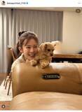 「川口葵、ラフなお団子ヘアで愛犬と触れ合う姿に「いや可愛過ぎでしょ」夫で元Ｋ―１王者・武尊もいいね！」の画像1