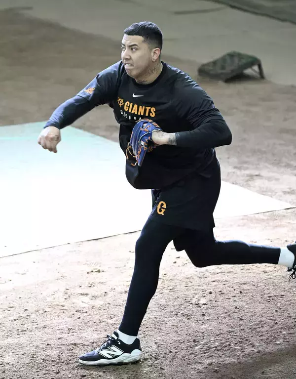 【巨人】ストライク率は驚異の８５％超え！！　最速１６０キロ新助っ人が早くもブルペン入り　