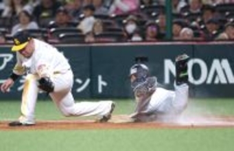 【オリックス】西川龍馬が一塁にヘッドスライディング　間一髪アウトも主軸が天敵・上沢直之攻略へ気合