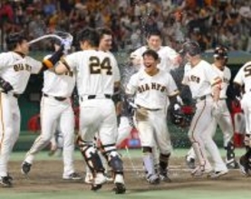 【巨人】今季初のサヨナラ勝ち！佐々木俊輔に強攻サインで劇的初サヨナラアーチ「最高でーす。気持ち良かったです」