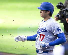 大谷翔平が明かした先頭弾の裏側「見送ろうと思っていたが…」　１か月ぶりリアル二刀流でメジャー史上初の初球先頭弾、５回無失点で４勝目