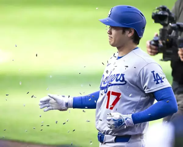 大谷翔平が明かした先頭弾の裏側「見送ろうと思っていたが…」　１か月ぶりリアル二刀流でメジャー史上初の初球先頭弾、５回無失点で４勝目