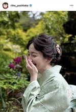 大人気女優の美しすぎる横顔ショット「ひゃあああ」「ぐわぁ刺さる」「大人な雰囲気」淡い緑色の着物姿の吉岡里帆