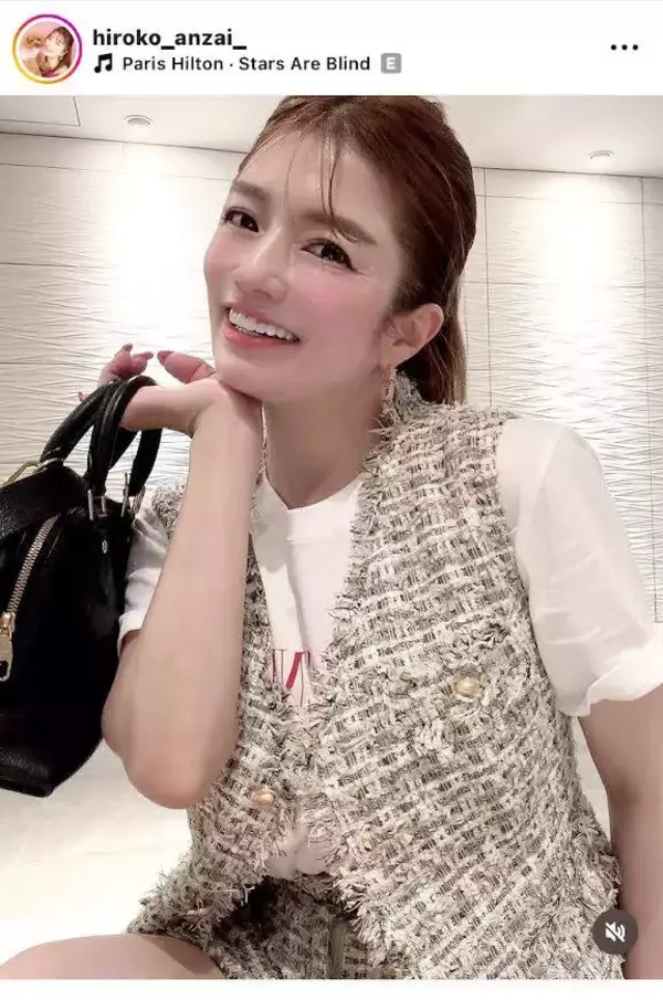 「この美脚たまらん」４７歳元ギャルのカリスマ、生足スラーリ！「スタイル良くて肌綺麗」「脚長っ！！！」安西ひろこ私服ショット