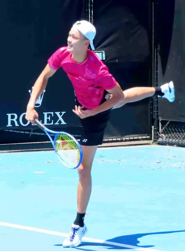 男子テニスで２４年ジュニア世界王者の坂本怜　予選１回戦はツアー２度優勝の世界１８４位　全豪オープンテニス予選