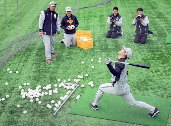 「強化じゃない、サランだよ」巨人・石塚裕惺へ阿部監督が愛のムチ　名物“強化ティー打撃”３００球に悶絶