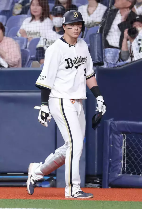 【オリックス】広岡大志は腰の張りで途中交代…「１番・三塁」でスタメンも３回守備から西野真弘が三塁へ